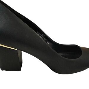 Chic Black Stiletto Heels with Sleek Design and Comfortable Fit